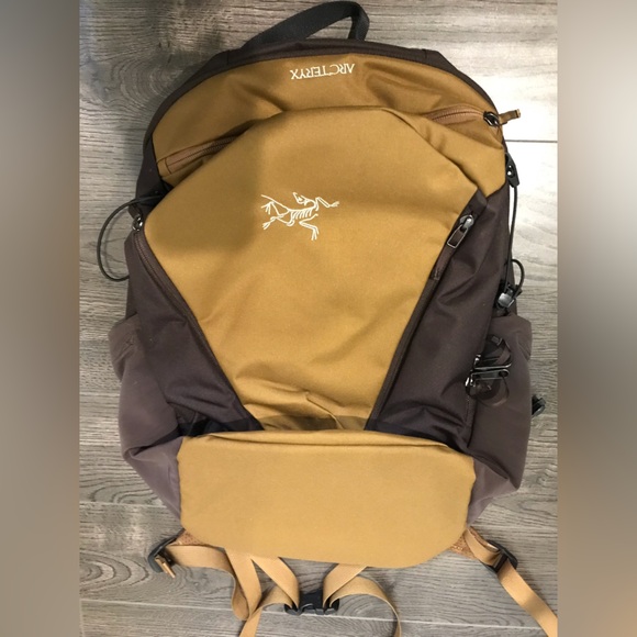 Arc’teryx Mantis26 backpack - Picture 10 of 15